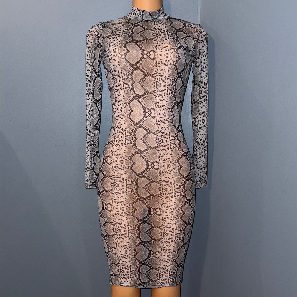 Elegant Long Sleeve Snake Print Dress